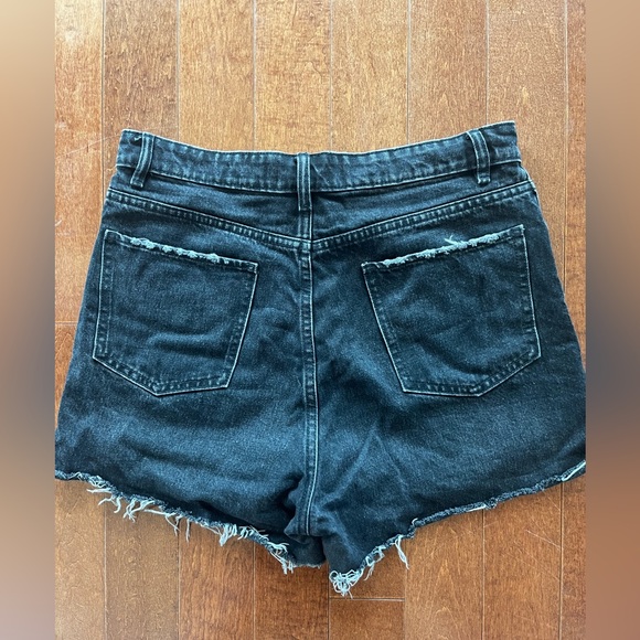 Zara black denim cutoff shorts, size L - Picture 3 of 3